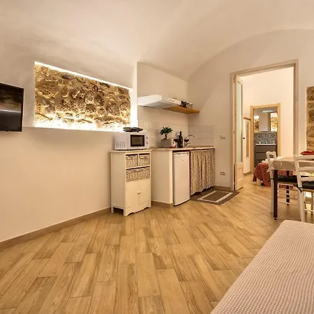 Dentro Le Mura Apartment