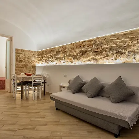 Dentro Le Mura Apartment *